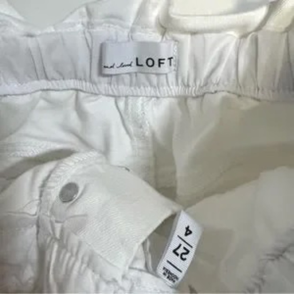 LOFT Button Front High Rise Paperbag Denim Shorts Size 4 27 - Picture 5 of 7